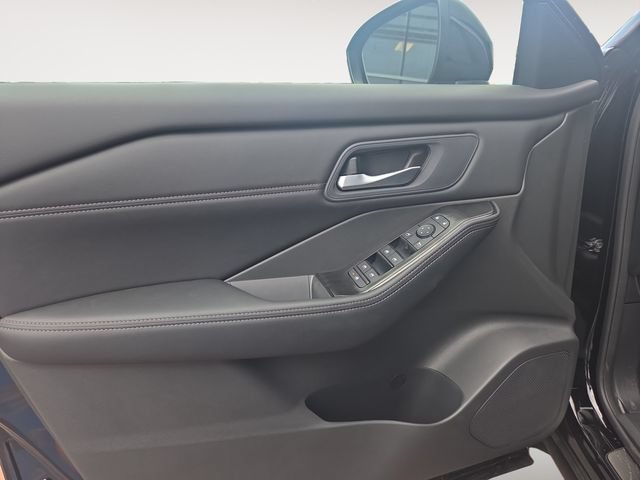 New 2026 Nissan Rogue Dark Armor AWD/4WD image 10