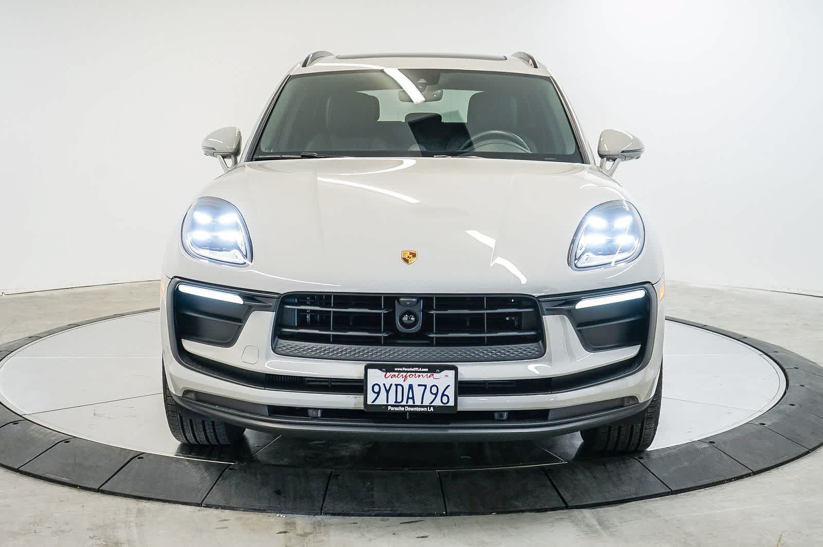 Certified 2026 Porsche Macan AWD/4WD image 6