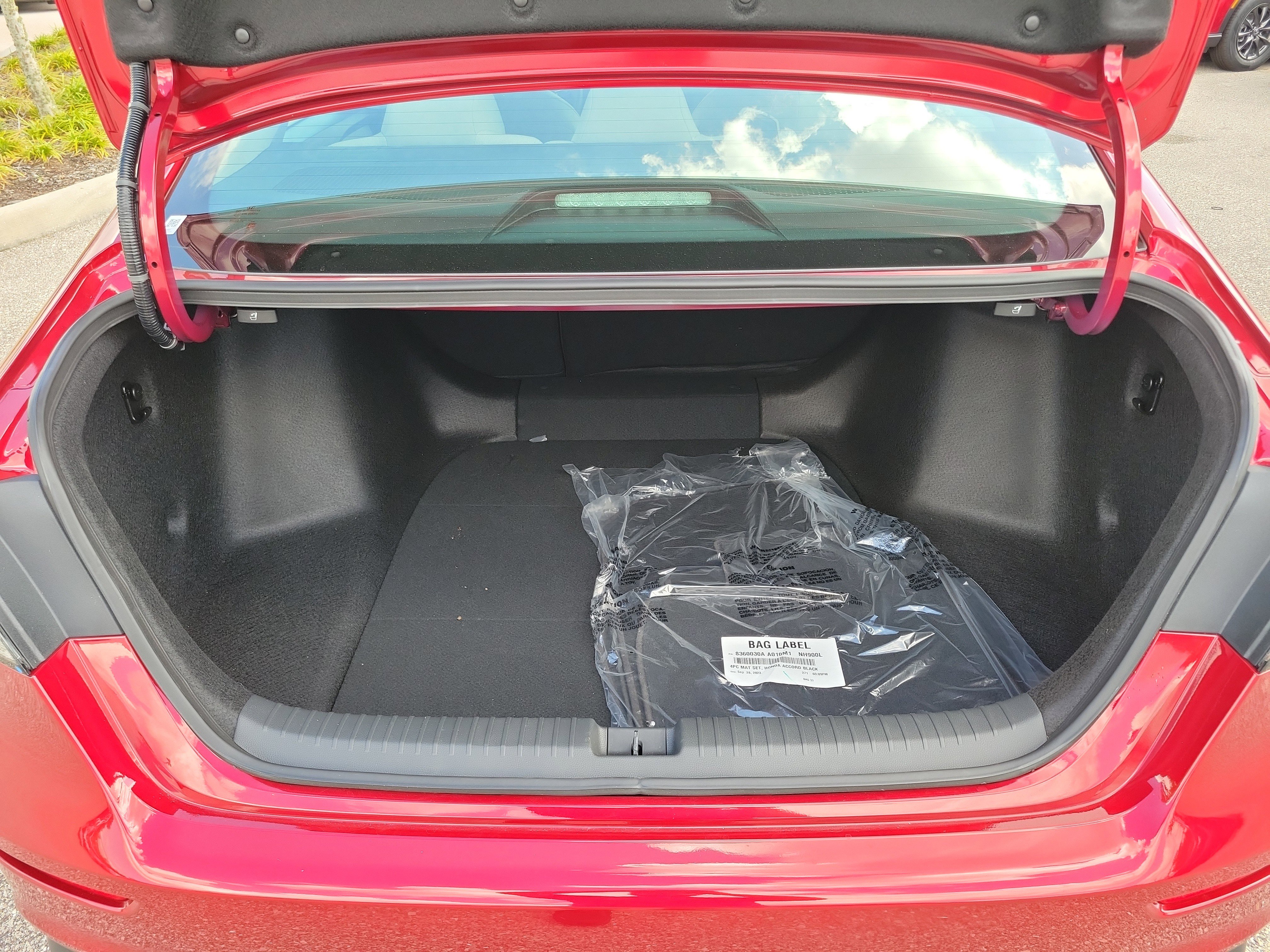 Used 2024 Honda Accord EX image 11