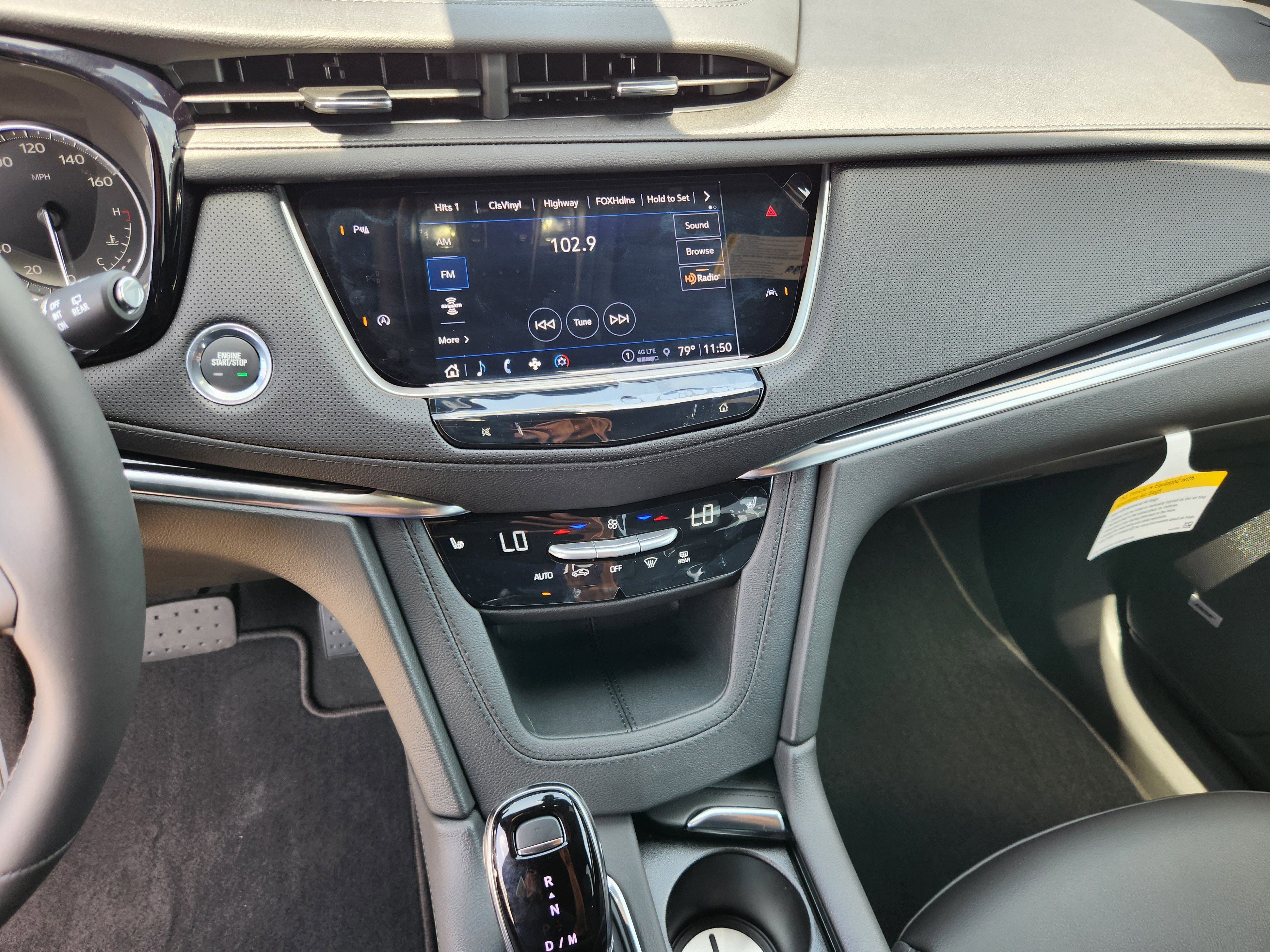 New 2025 Cadillac XT6 Luxury image 22