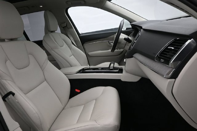 Used 2025 Volvo XC90 B6 Plus w/ Protection Package Premier AWD/4WD image 33