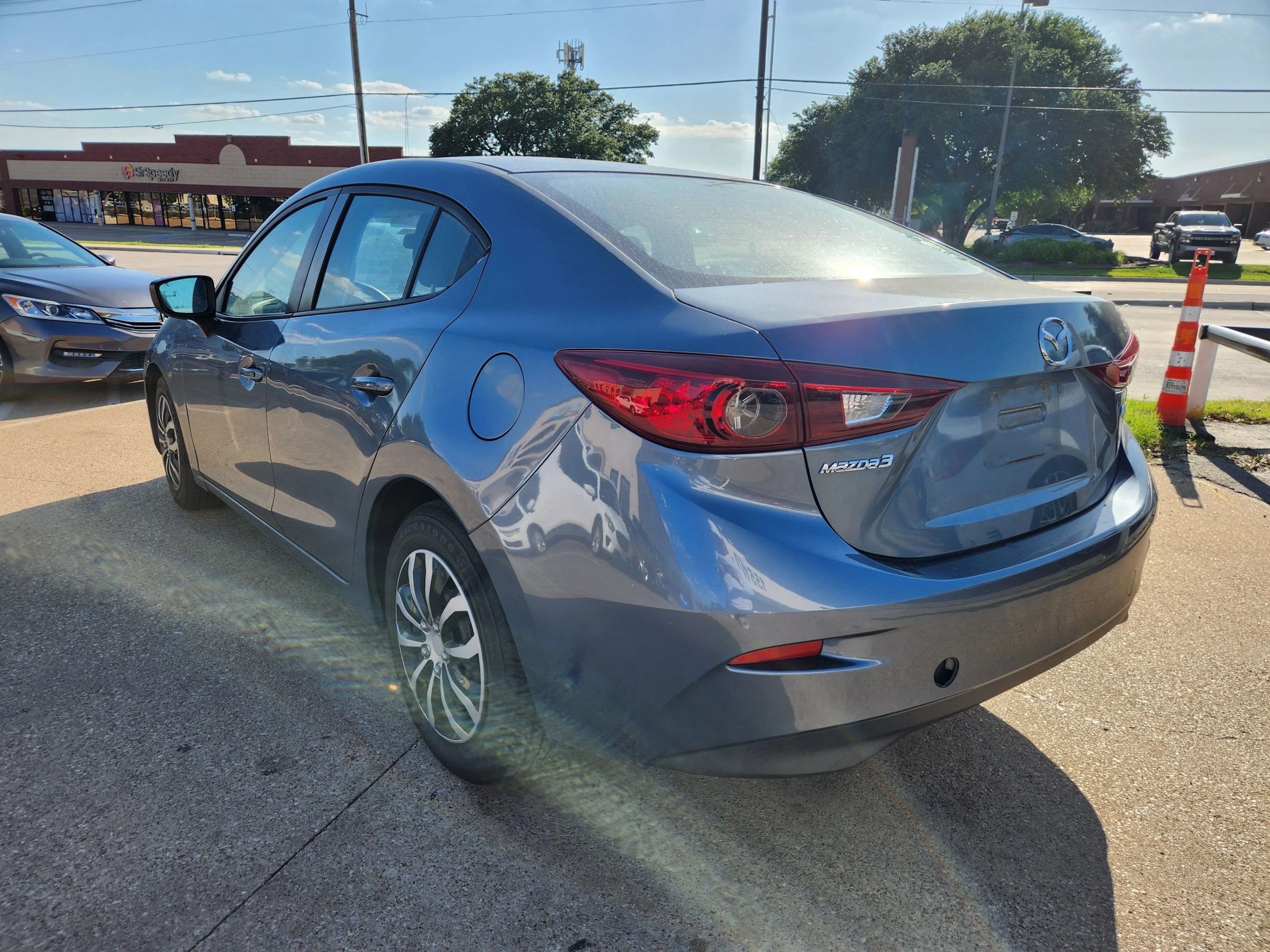 Used 2014 MAZDA MAZDA3 i Sport FWD image 3