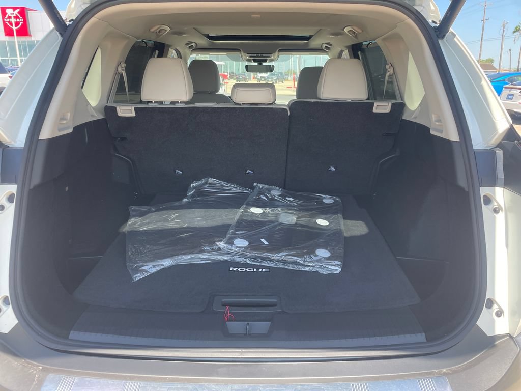 Certified 2023 Nissan Rogue SV w/ SV Premium B Package FWD image 23