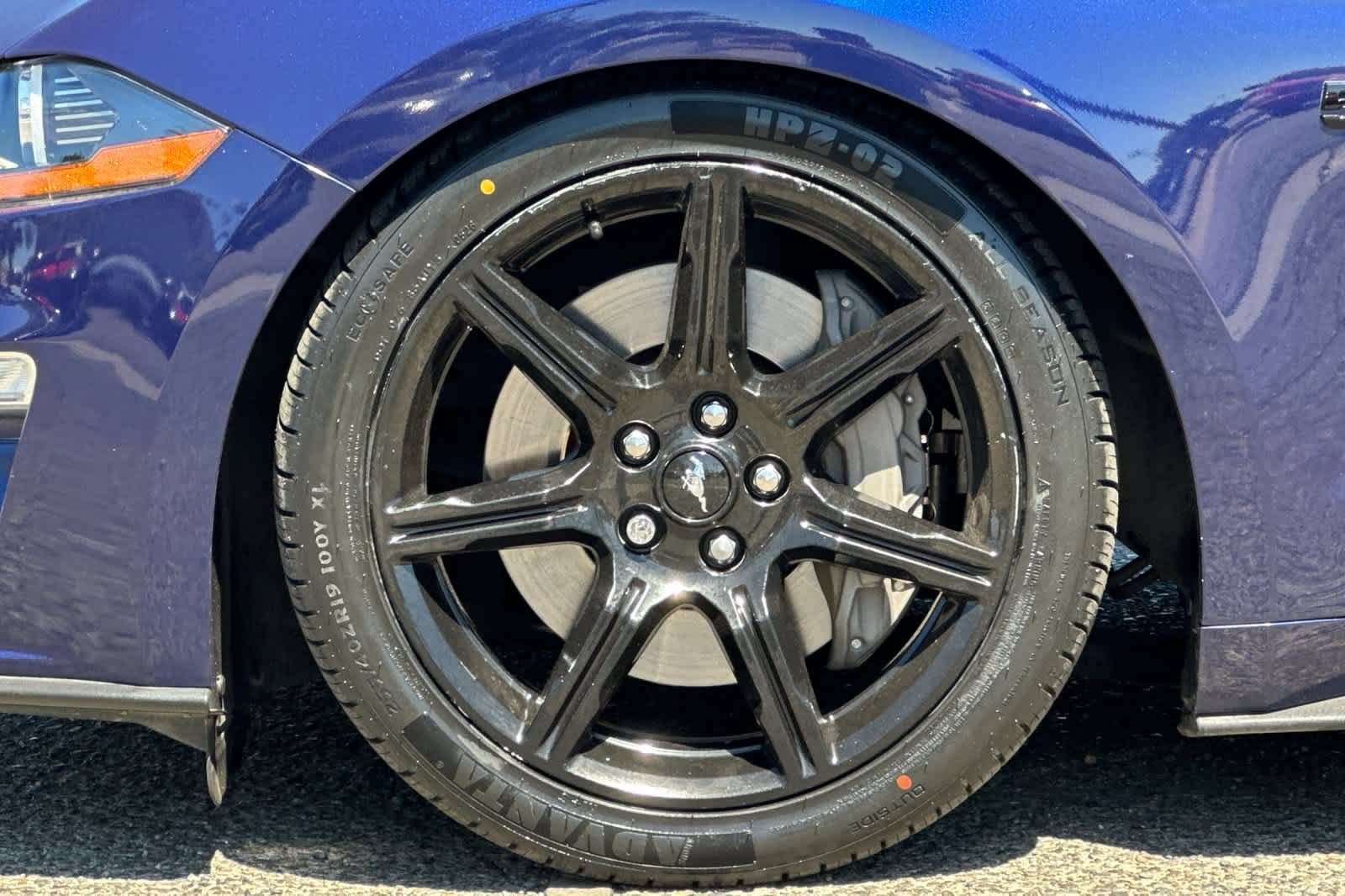 Used 2018 Ford Mustang GT w/ Black Accent Package RWD image 26