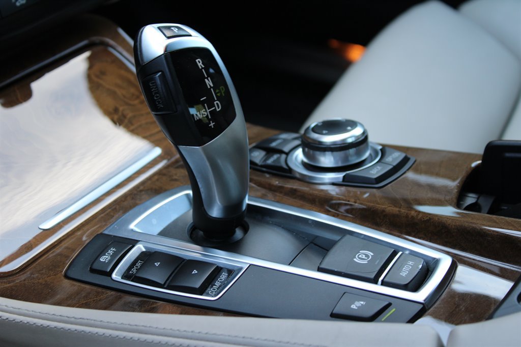 Used 2011 BMW 550i Sedan RWD image 28