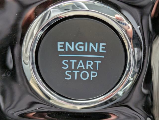 New 2026 Ford F250 Lariat w/ Black Appearance Package image 28