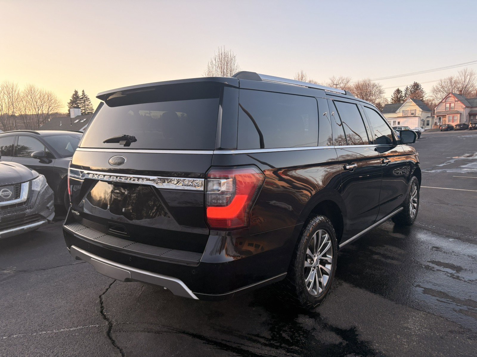 Used 2018 Ford Expedition Max Limited image 5