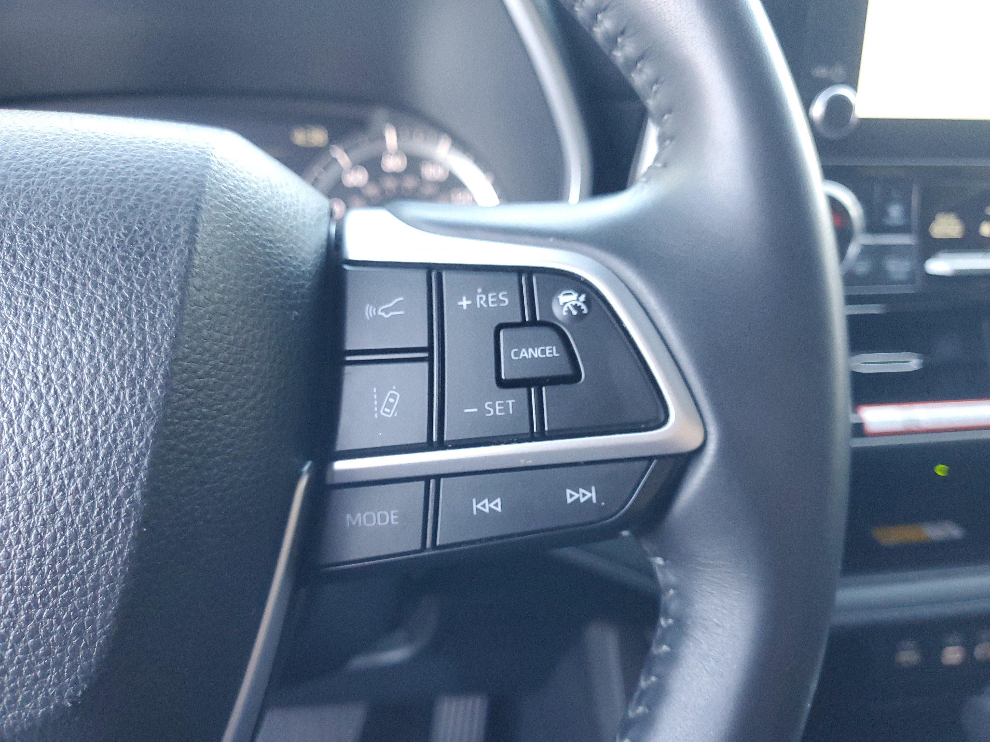 Used 2024 Toyota Highlander XLE image 20