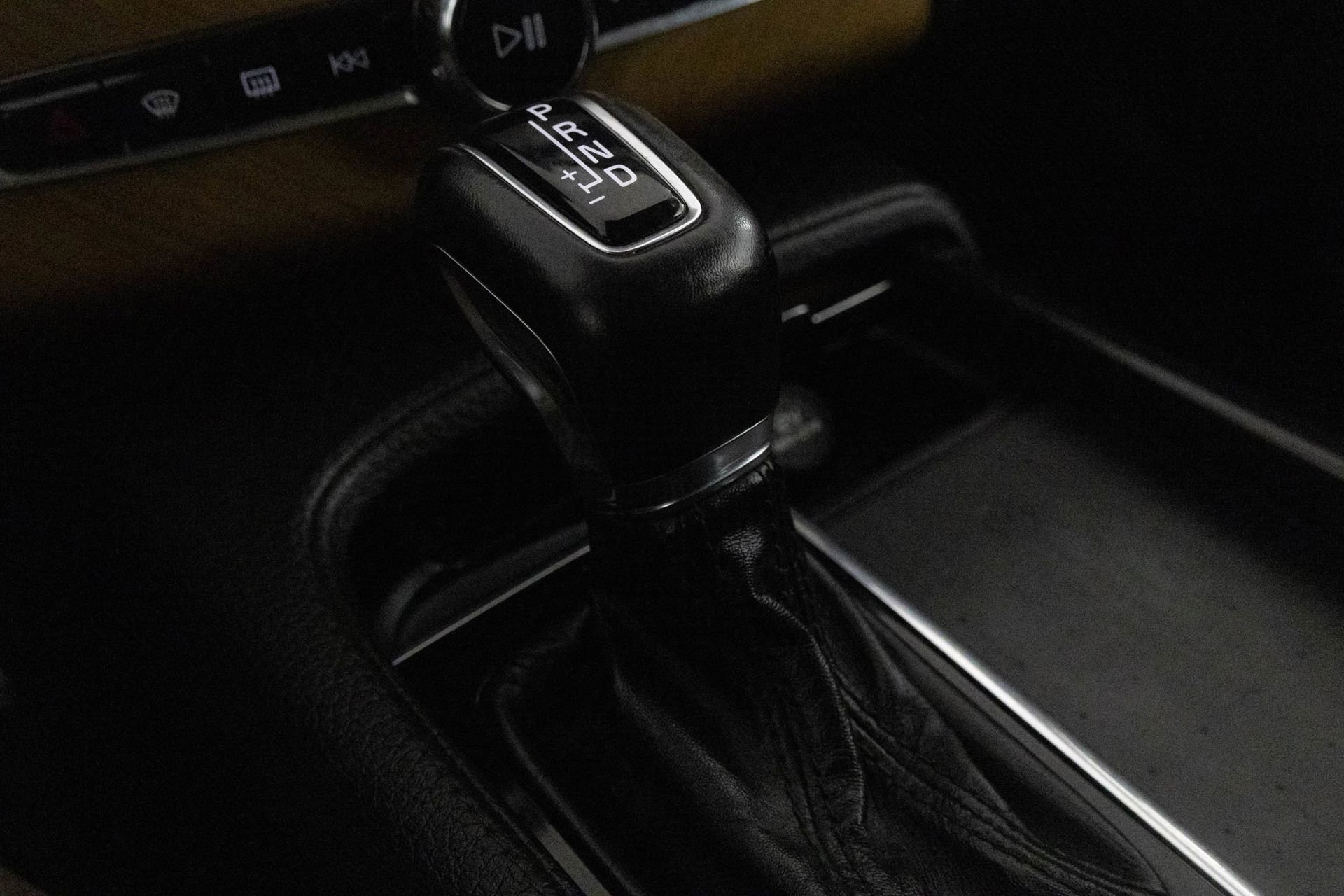 Used 2021 Volvo XC90 T6 Momentum w/ Protection Package image 25