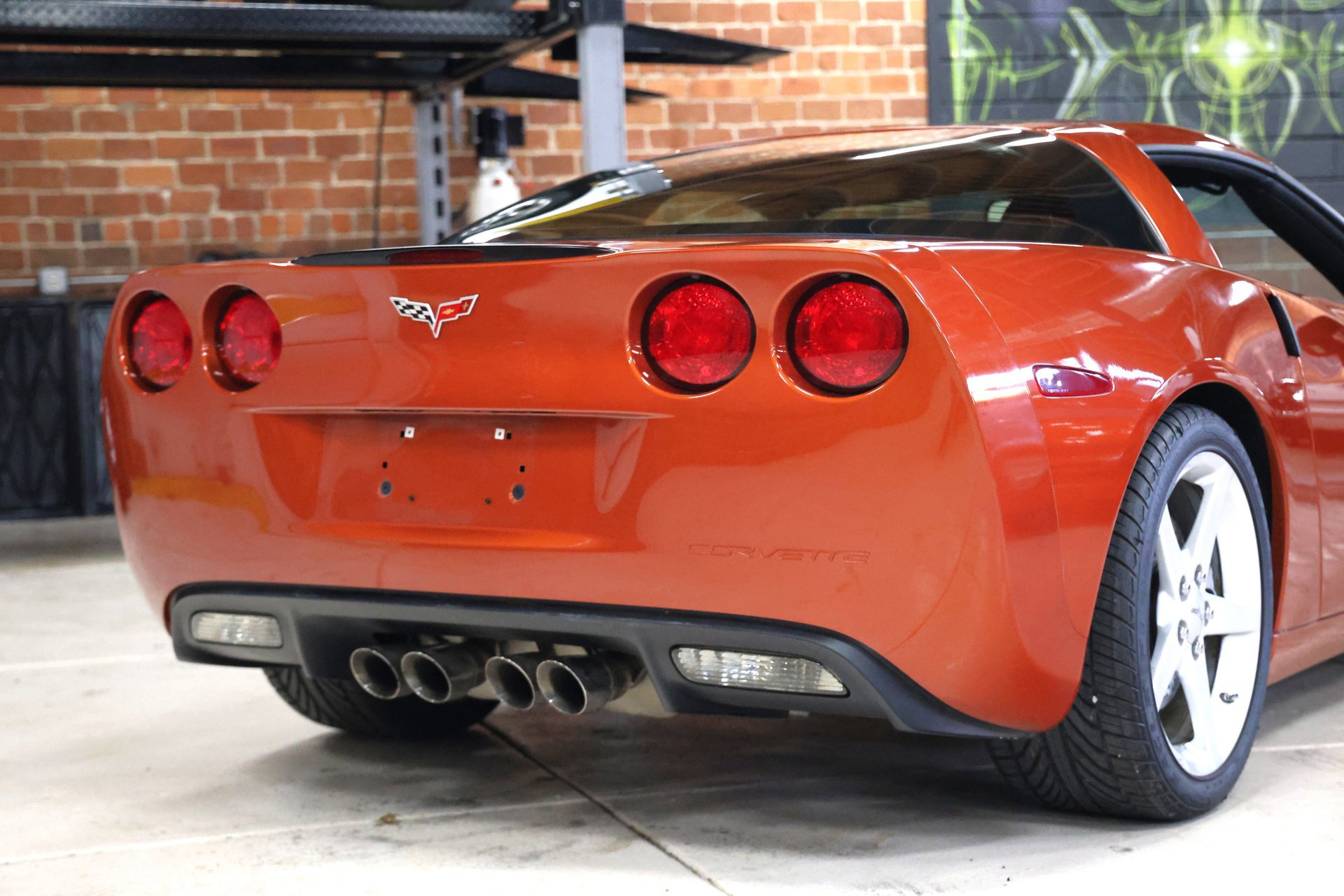 Used 2005 Chevrolet Corvette Coupe w/ Performance Handling Package image 38