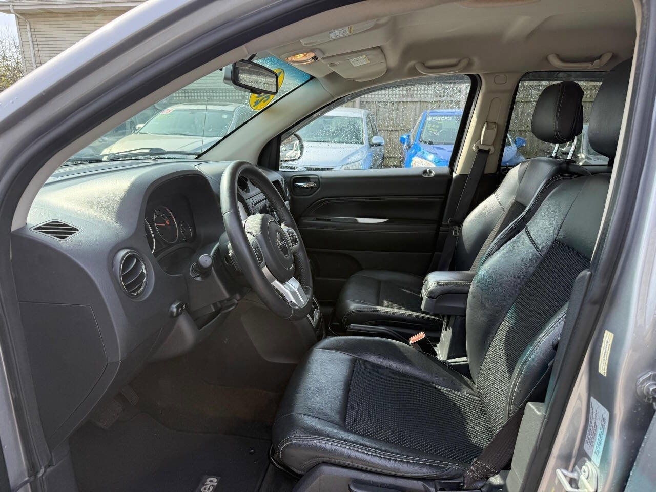 Used 2017 Jeep Compass Latitude image 15