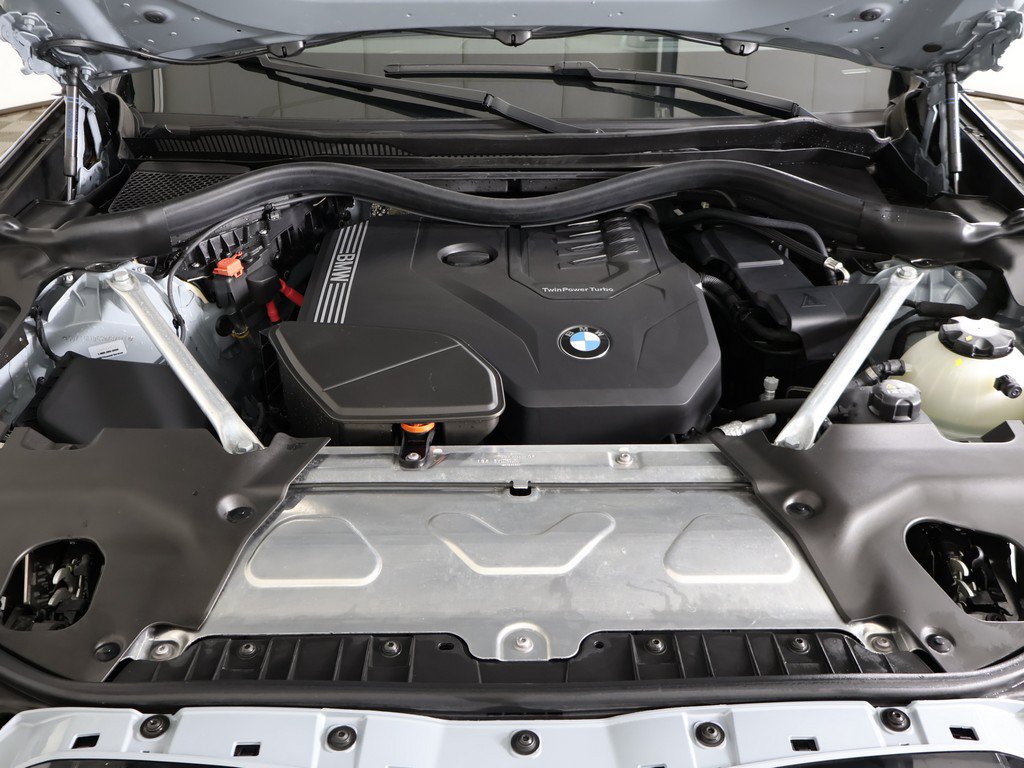 Used 2025 BMW X4 xDrive30i AWD/4WD image 25