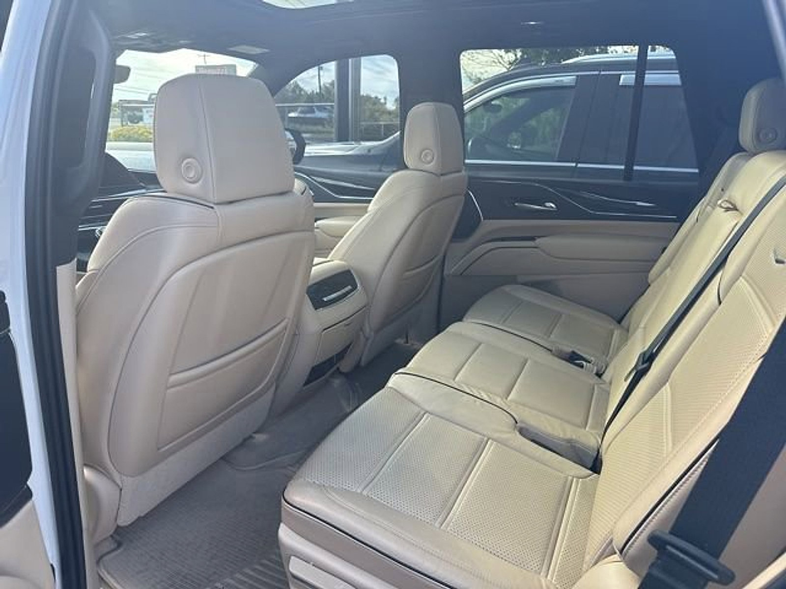 Used 2021 Cadillac Escalade Premium Luxury w/ Performance Package AWD/4WD image 8