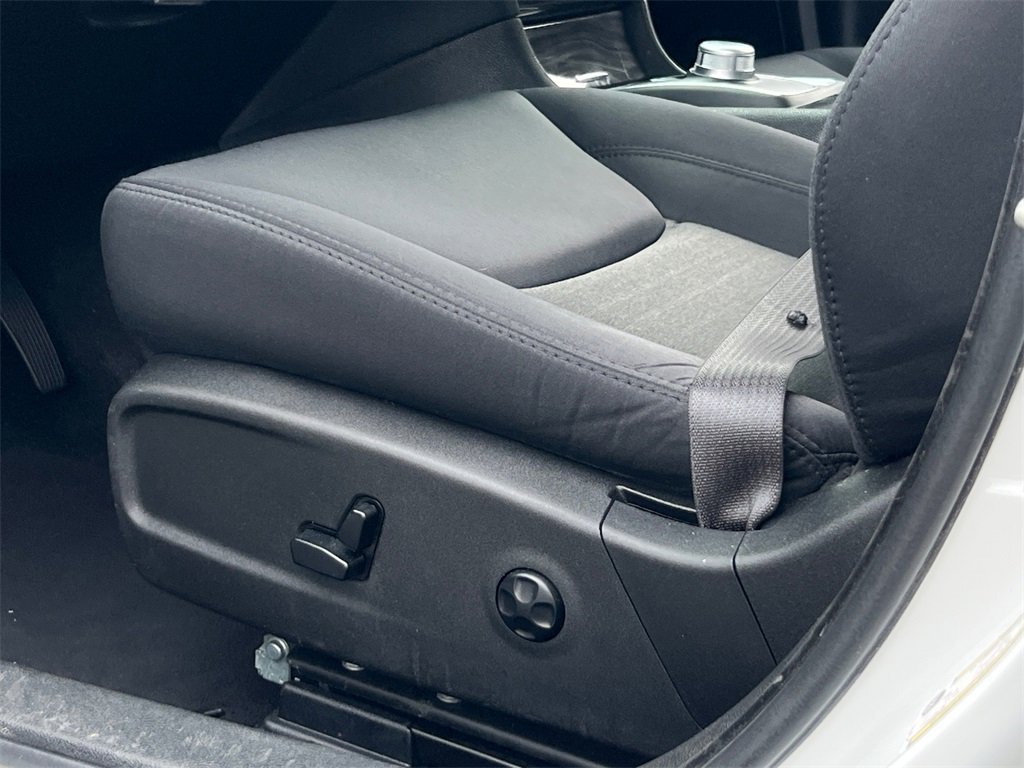 Used 2021 Chrysler 300 Touring w/ Sport Appearance Package image 18