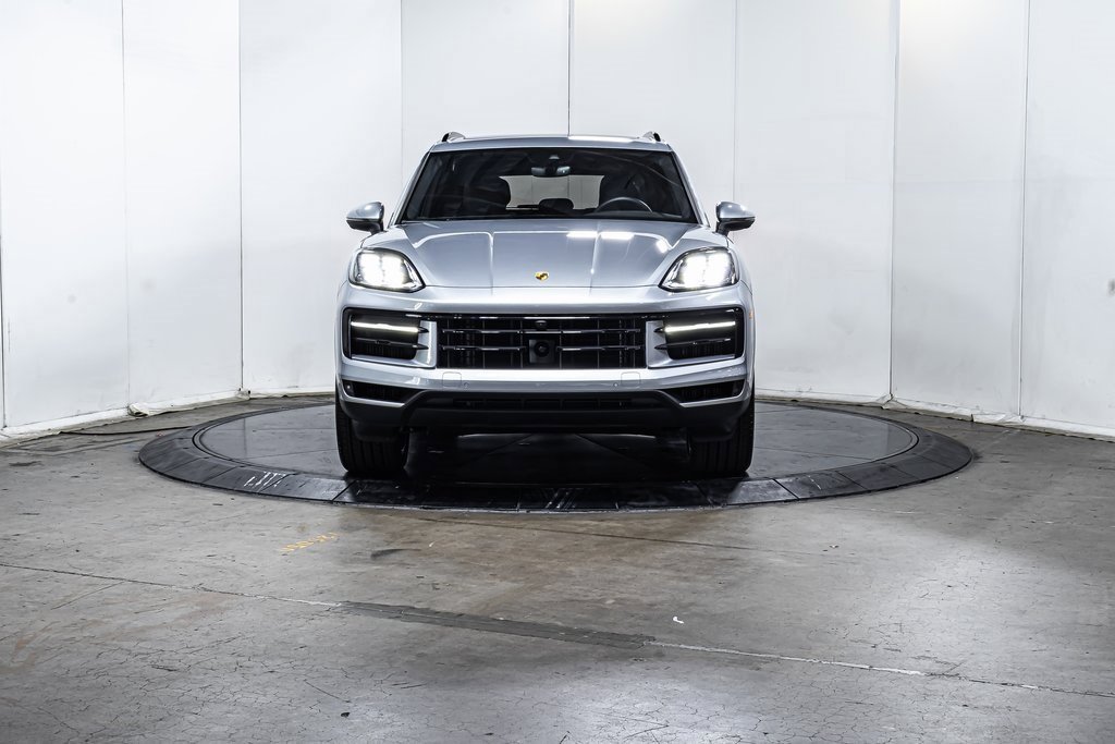 Certified 2025 Porsche Cayenne image 10