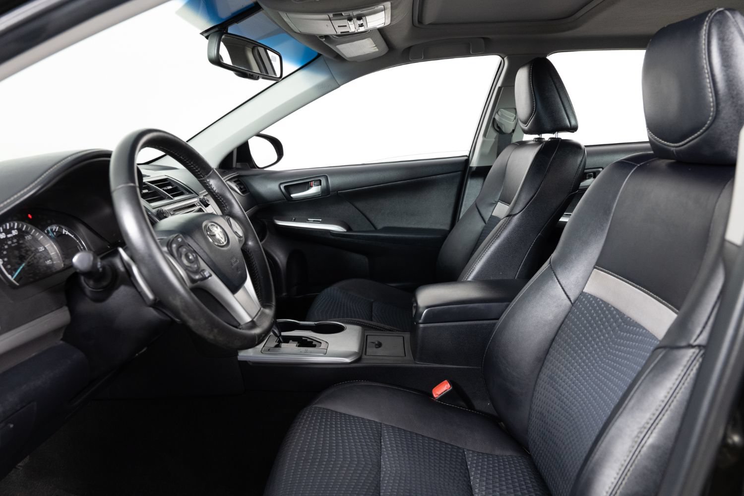 Used 2013 Toyota Camry SE w/ Convenience Pkg FWD image 14