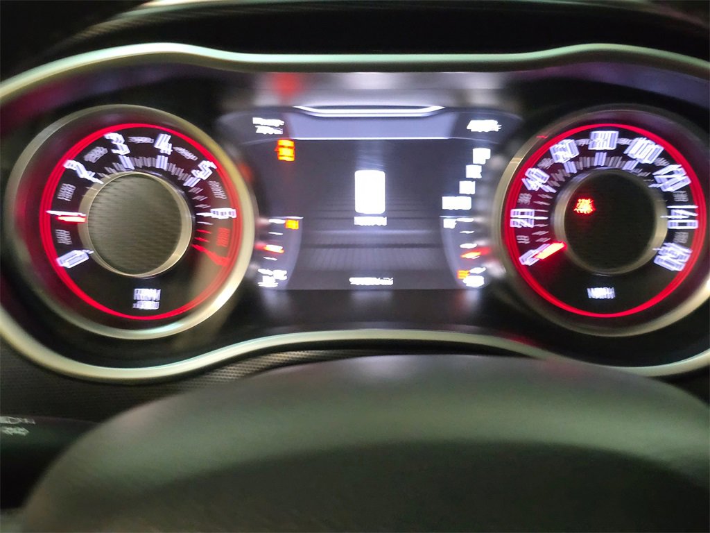 Used 2015 Dodge Challenger SXT Plus image 19