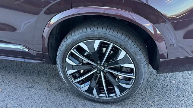 New 2026 Volvo XC90 B6 Plus w/ Protection Package Premier AWD/4WD image 4