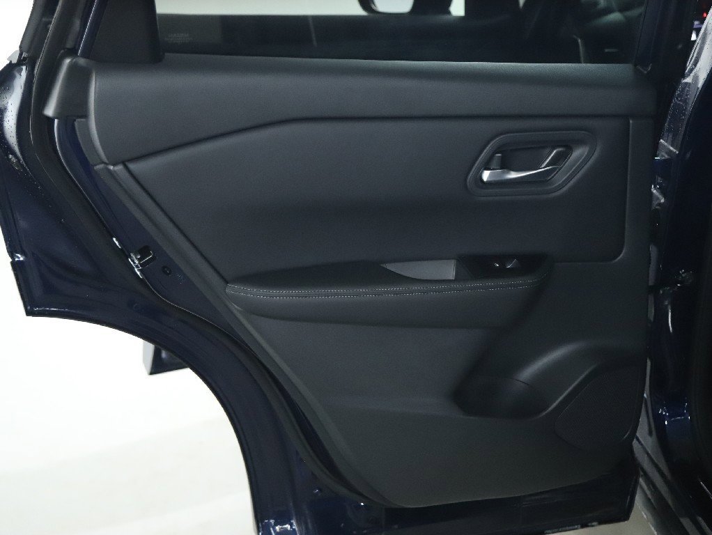 Used 2026 Nissan Rogue SV image 13