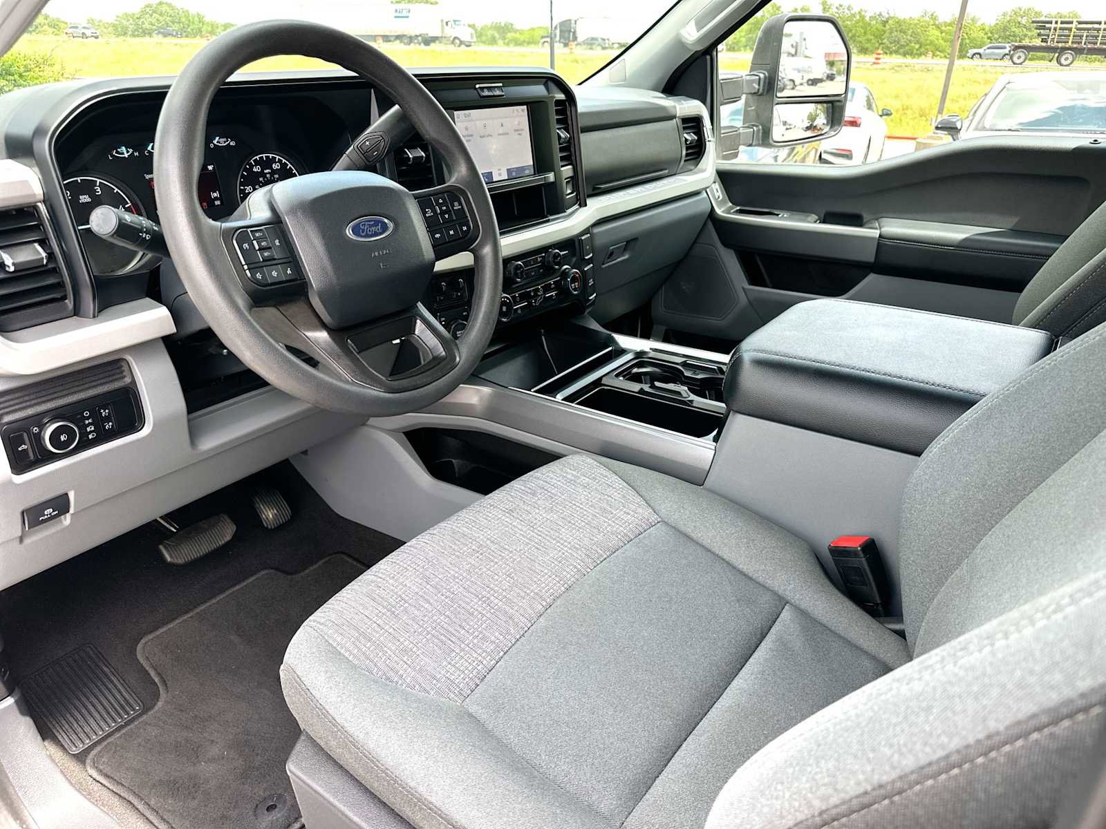 Used 2025 Ford F250 XLT w/ FX4 Off-Road Package AWD/4WD image 18