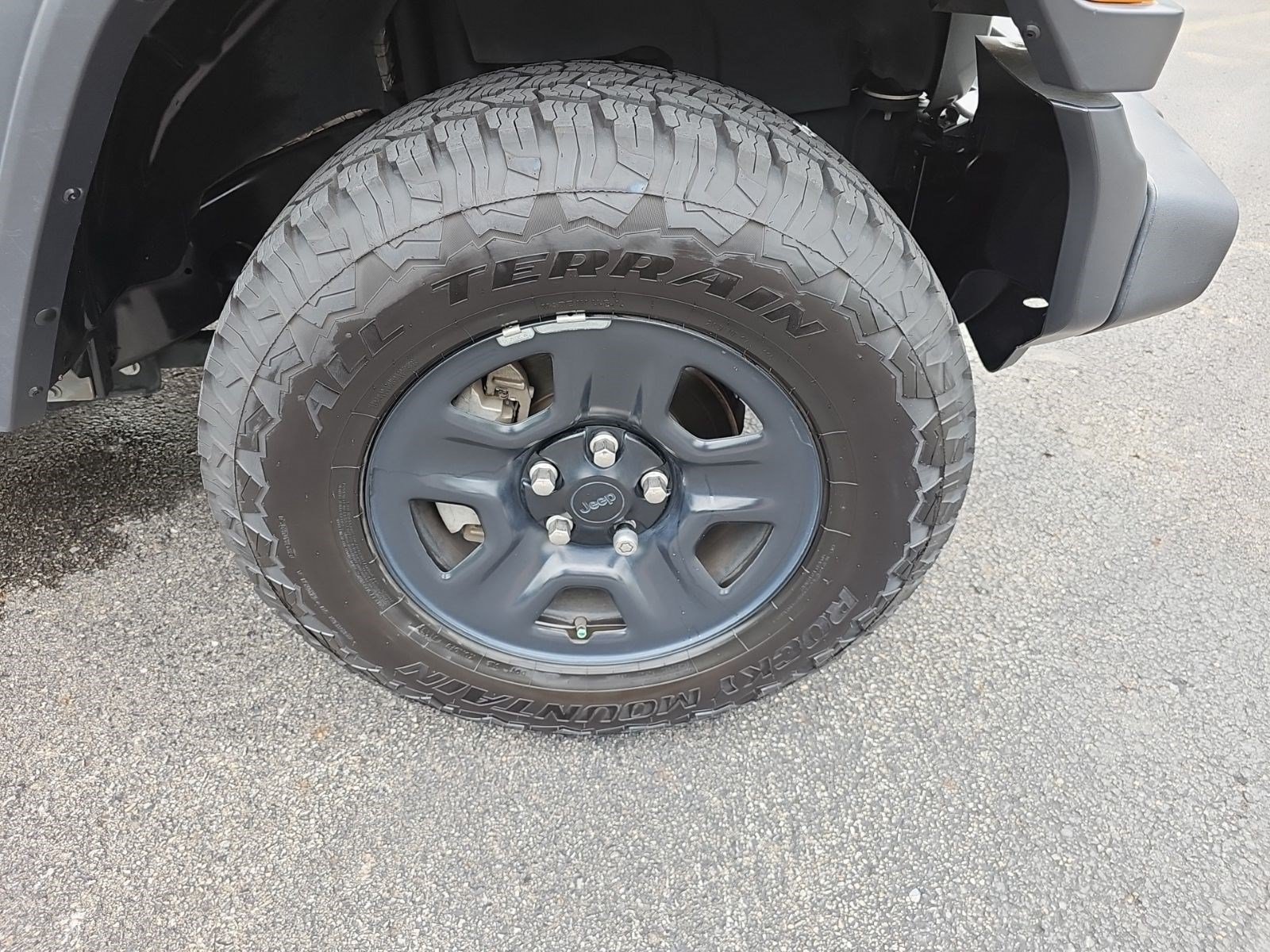 Used 2018 Jeep Wrangler Unlimited Sport AWD/4WD image 10
