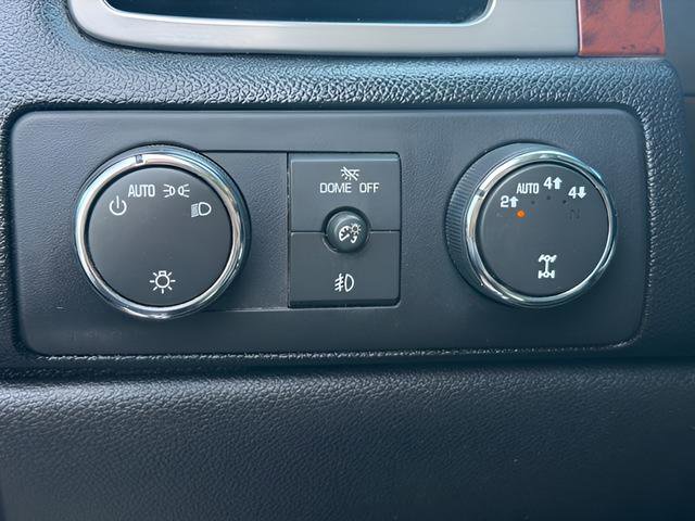 Used 2013 Chevrolet Avalanche LTZ image 27