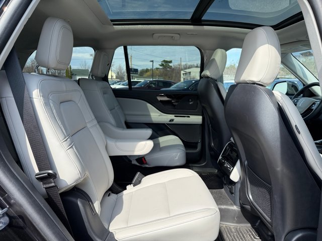 Used 2025 Lincoln Aviator Reserve w/ Jet Appearance Package image 25