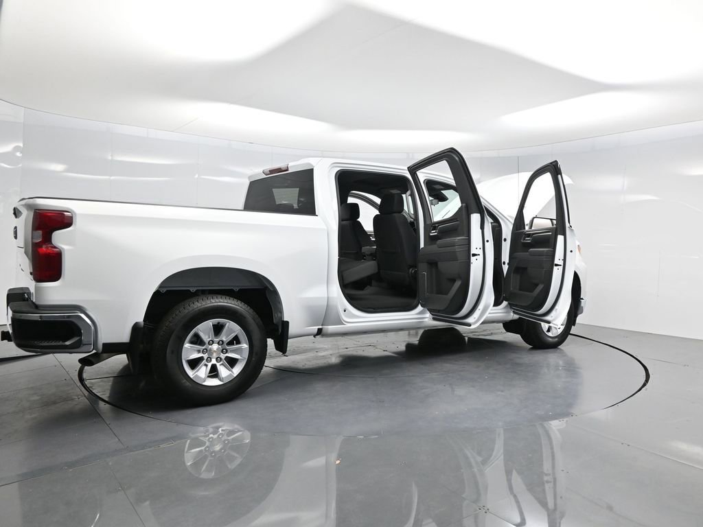 Used 2025 Chevrolet Silverado 1500 LT w/ LPO, Dark Essentials Package RWD image 4