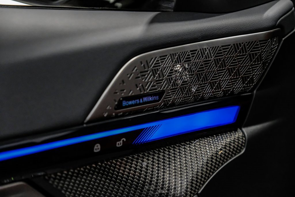 Used 2025 BMW M5 w/ Carbon Package image 47