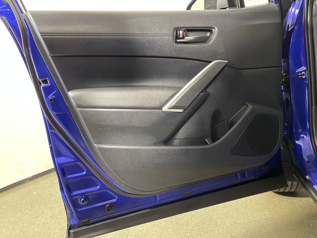 Used 2025 Toyota Corolla Cross LE image 17