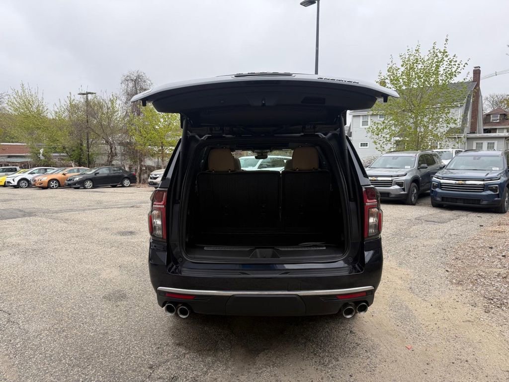 Used 2023 Chevrolet Tahoe Premier AWD/4WD image 5