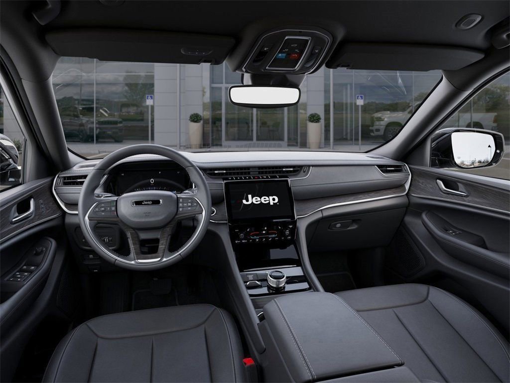 New 2025 Jeep Grand Cherokee Limited image 14