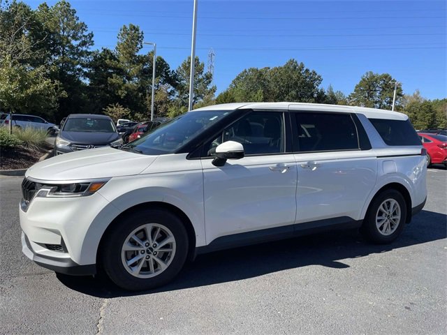 Used 2023 Kia Carnival LX image 3