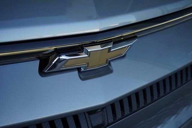 New 2025 Chevrolet Equinox EV LT image 13