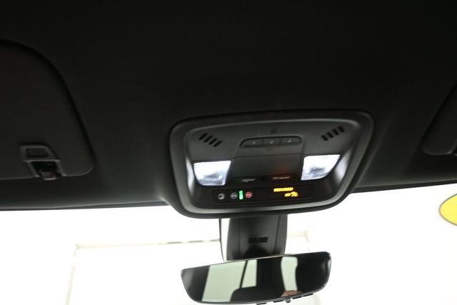 Used 2023 Chevrolet Traverse LT FWD image 12