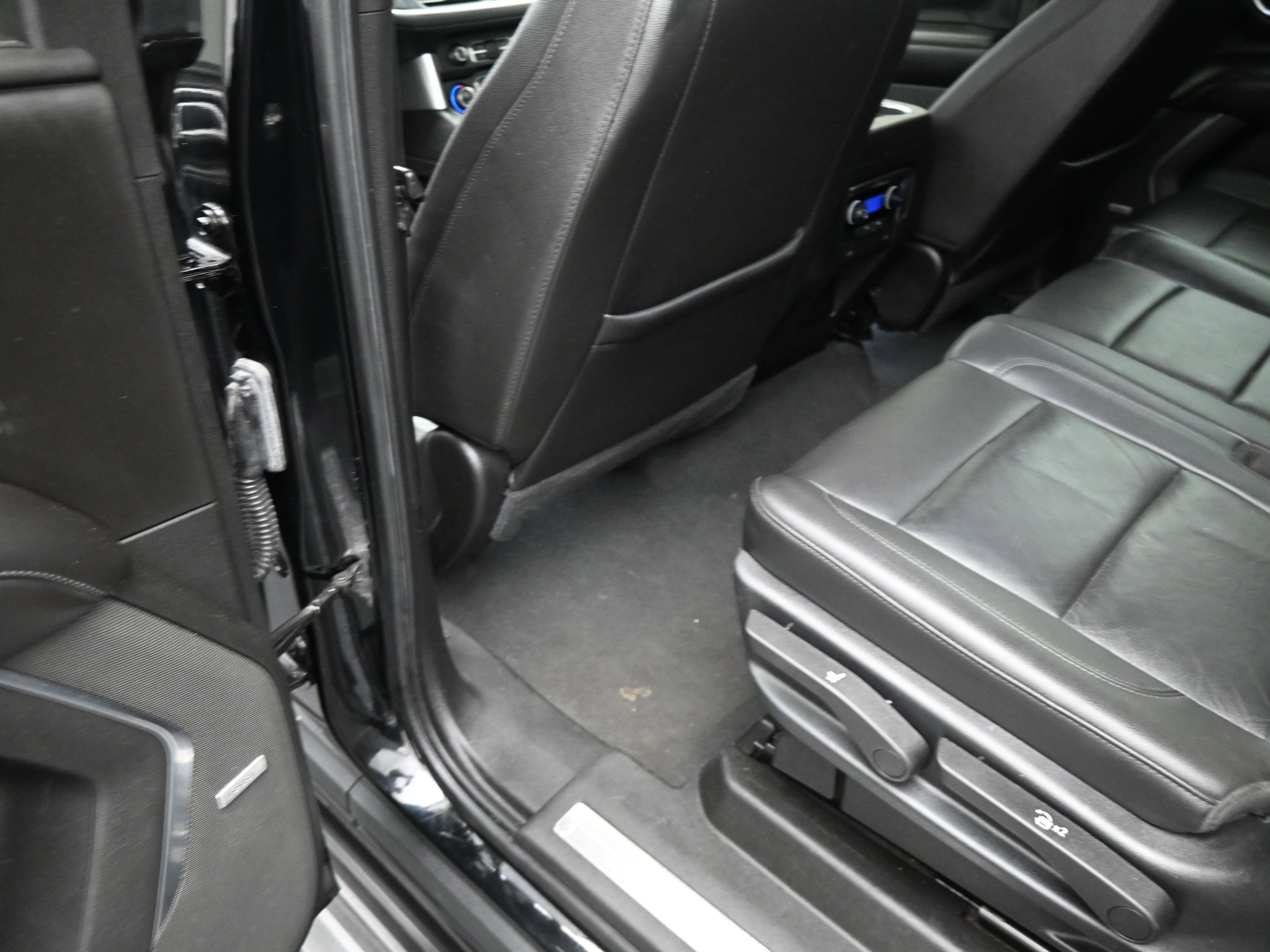 Used 2021 Chevrolet Suburban LT image 18