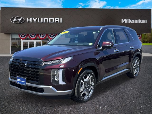 Used 2023 Hyundai Palisade Limited w/ Cargo Package AWD/4WD image 2
