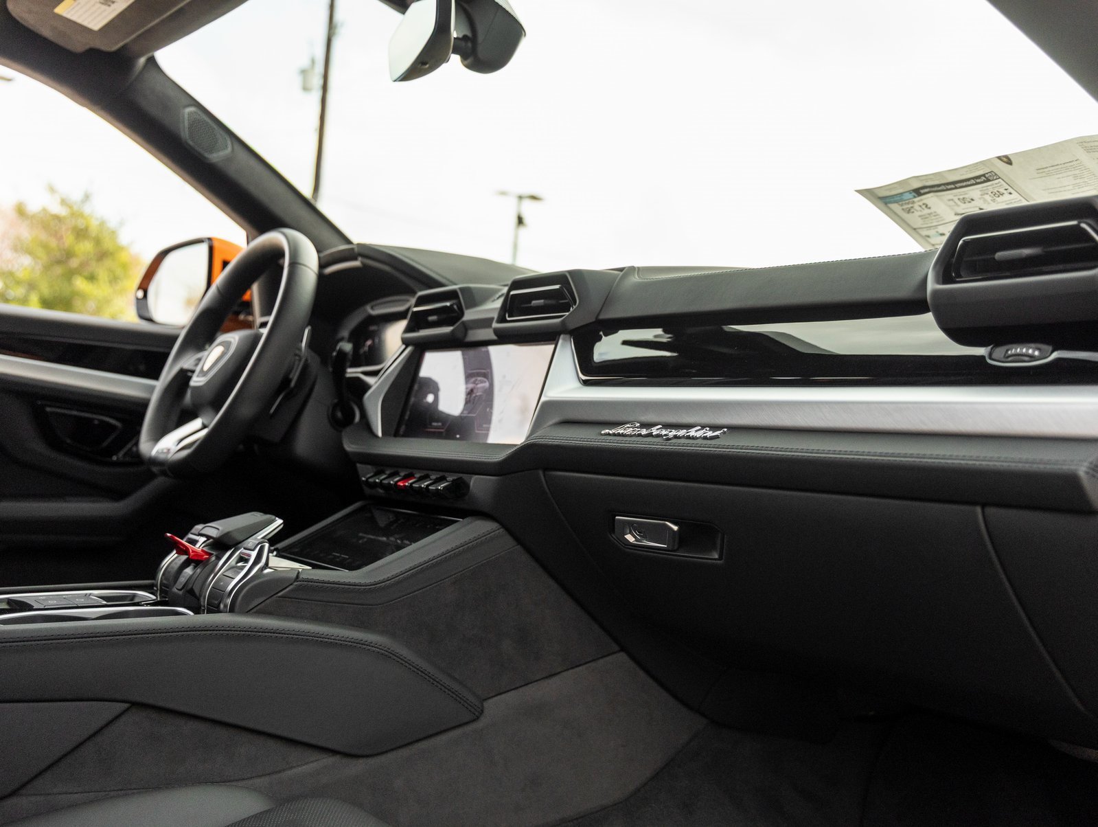 Used 2025 Lamborghini Urus SE image 42