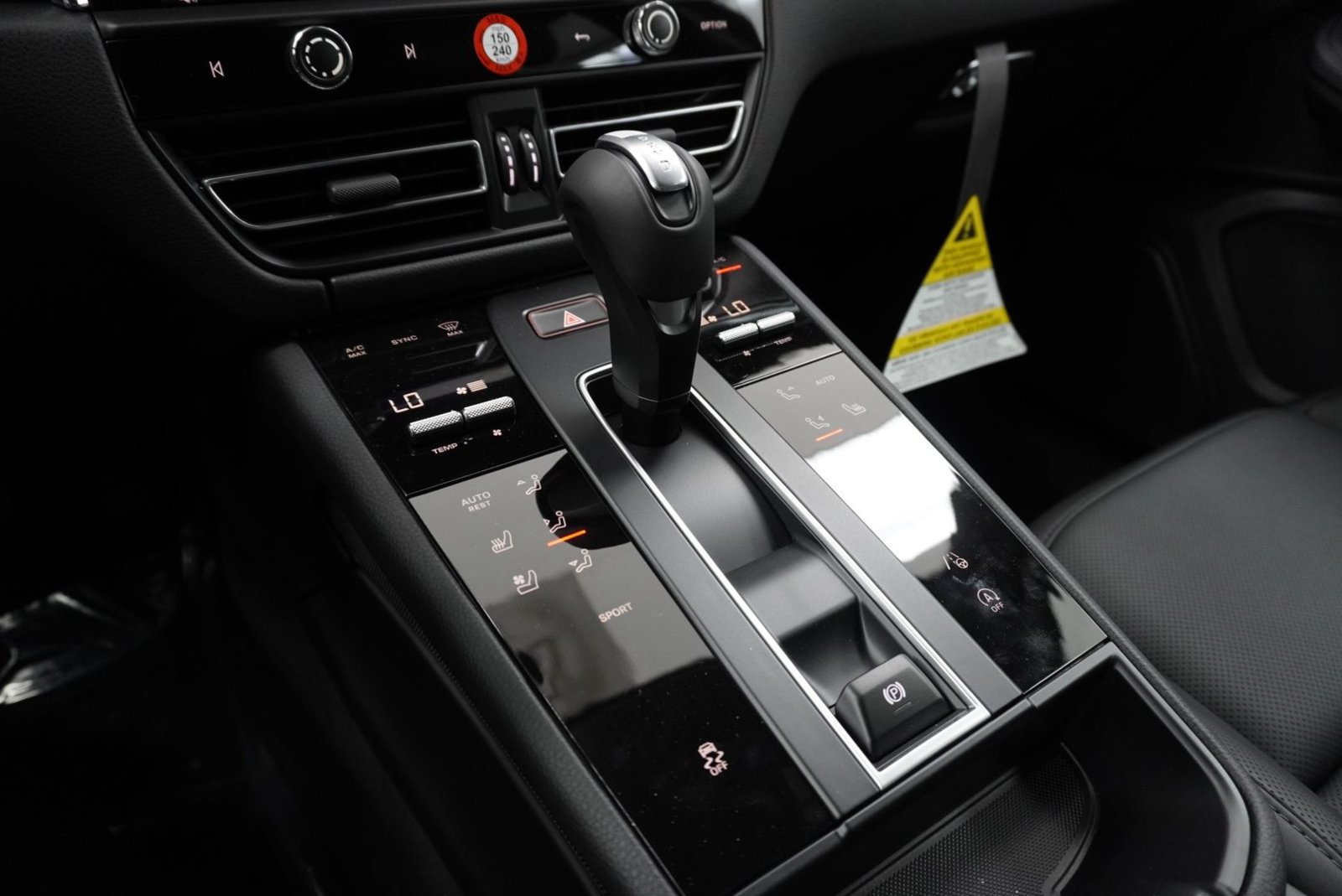 New 2026 Porsche Macan AWD/4WD image 21