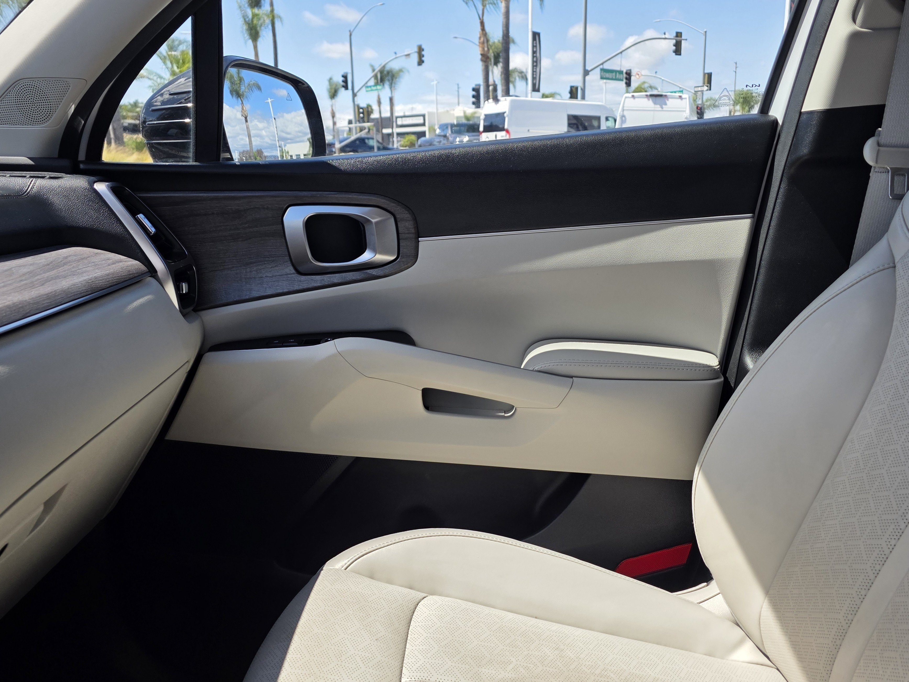 Used 2022 Kia Sorento EX w/ Panoramic Sunroof Package FWD image 13