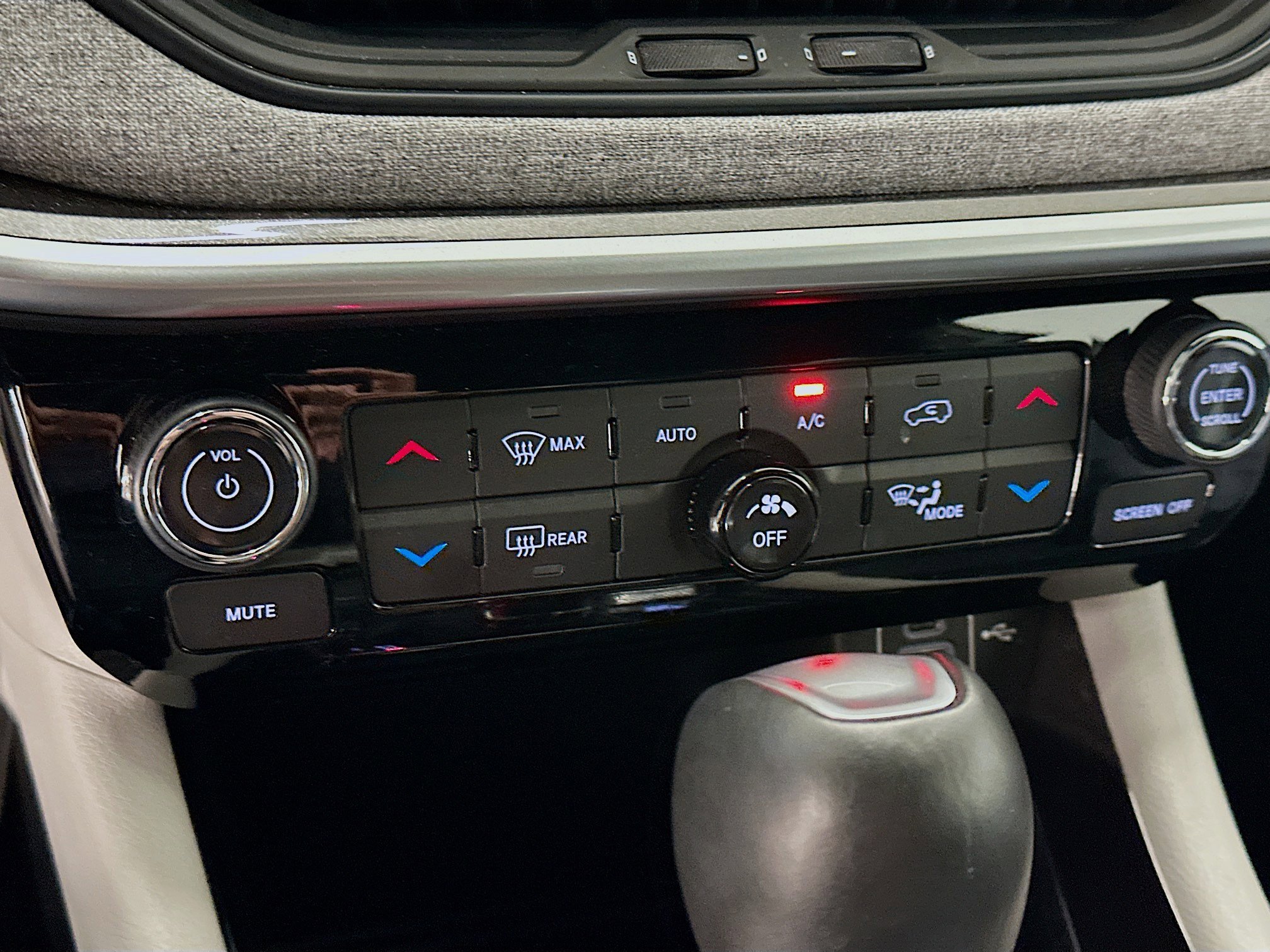 Used 2024 Jeep Compass Latitude w/ Convenience Group image 23