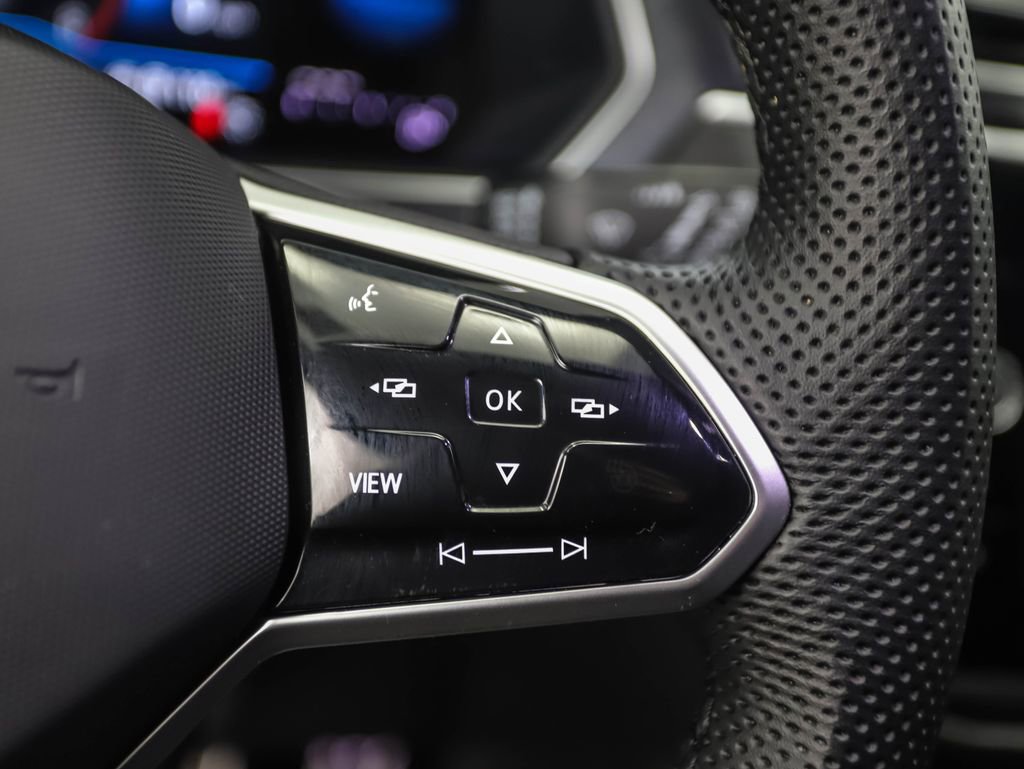 Used 2024 Volkswagen Tiguan SE R-Line image 13