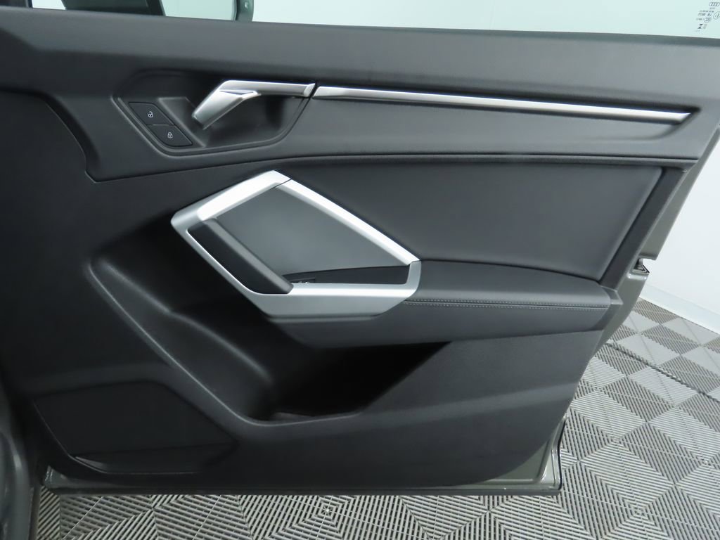 Used 2023 Audi Q3 2.0T Premium w/ Convenience Package image 25