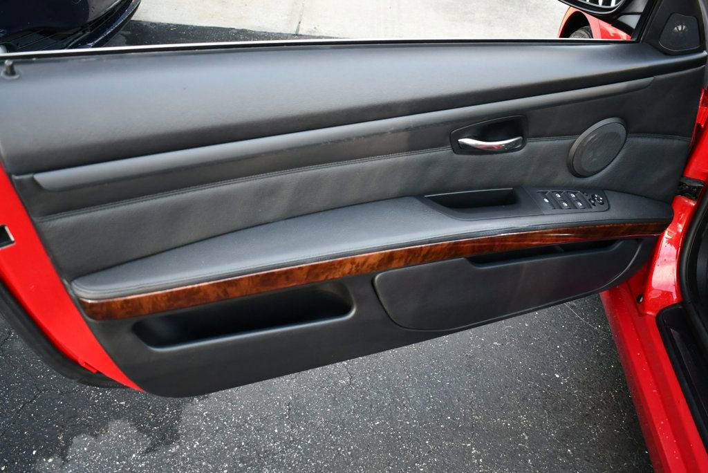 Used 2008 BMW 335i Convertible image 11