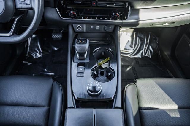 Used 2022 Nissan Rogue SV w/ SV Premium Package image 23