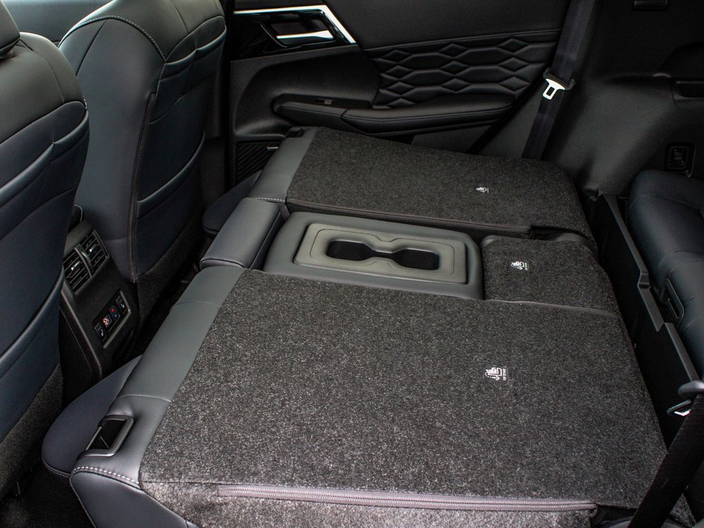 New 2026 Mitsubishi Outlander SEL AWD/4WD image 37