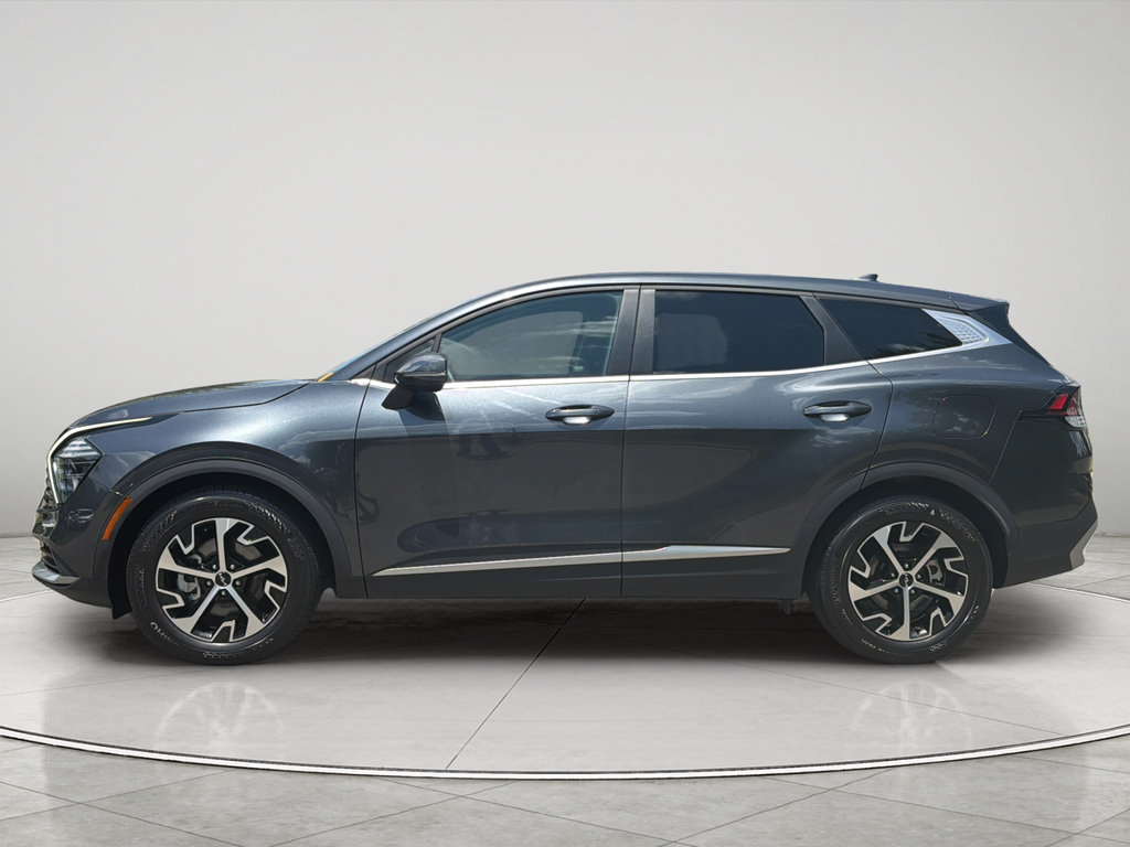 Used 2024 Kia Sportage EX FWD image 4