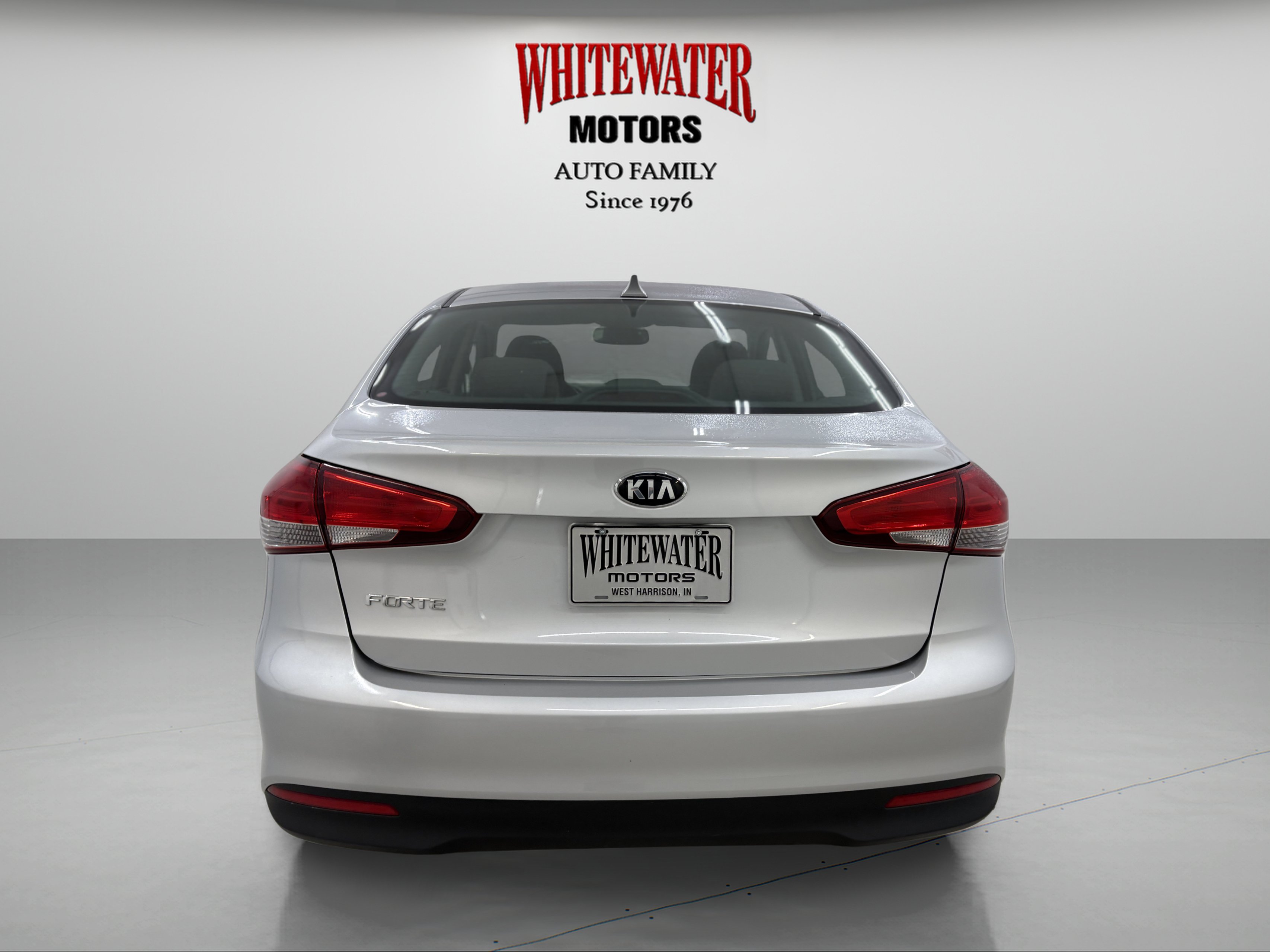 Used 2017 Kia Forte LX FWD image 3