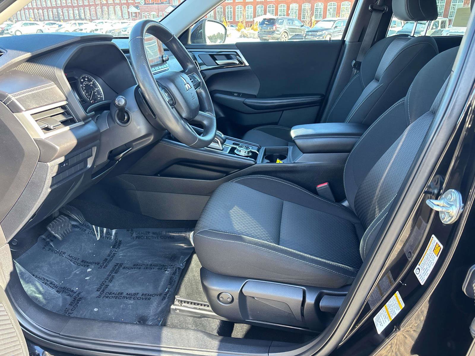 Used 2022 Mitsubishi Outlander ES image 9