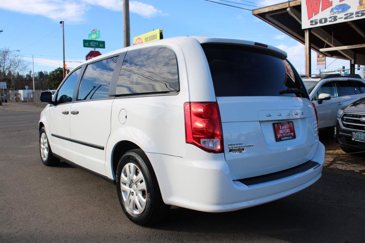 Used 2016 Dodge Grand Caravan American Value Package FWD image 4